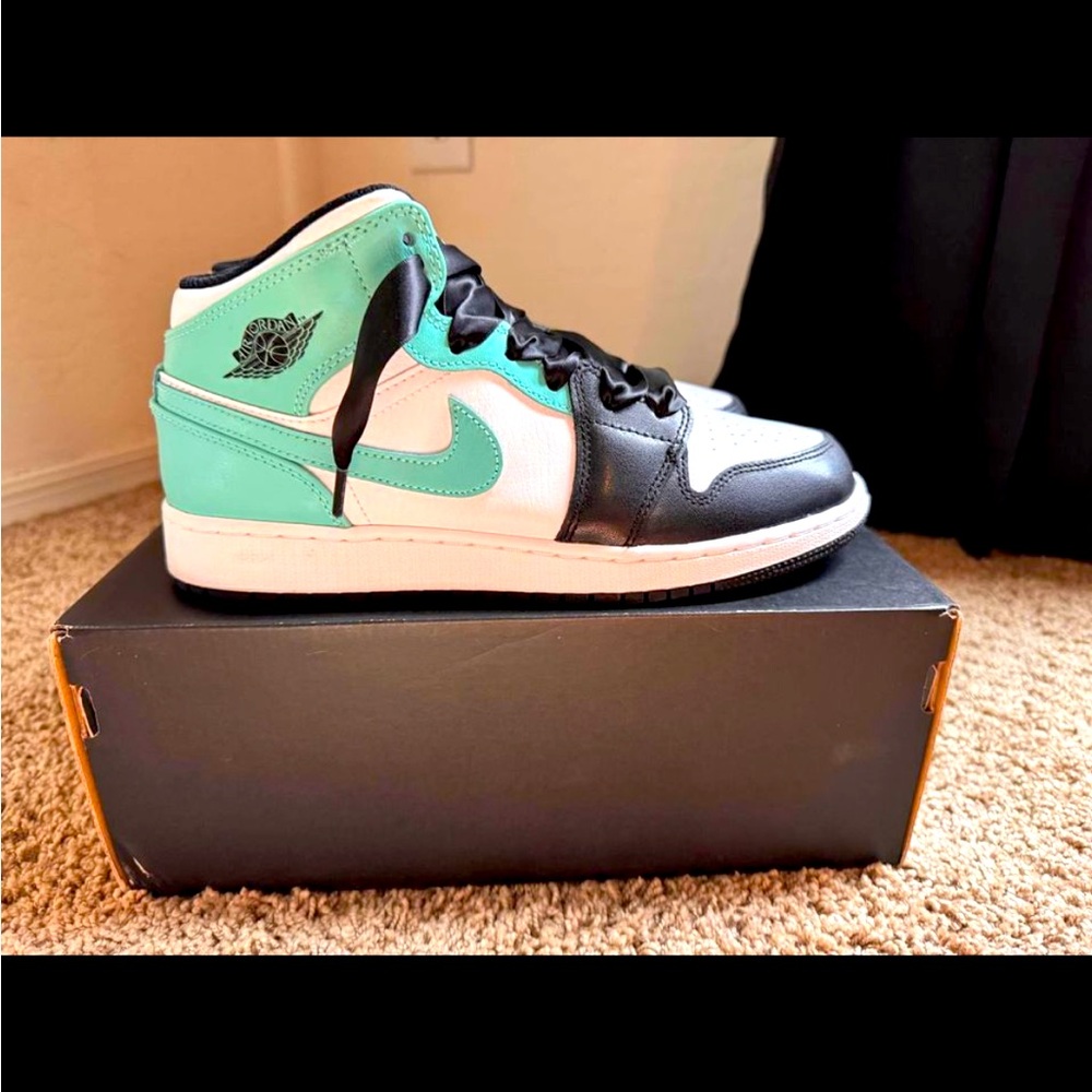 Jordan 1 low “Tropical Twist”